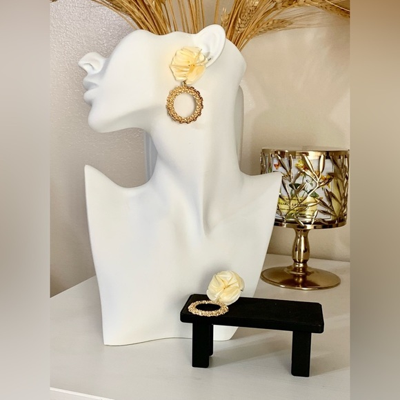 Dangle flower earrings - Picture 2 of 6